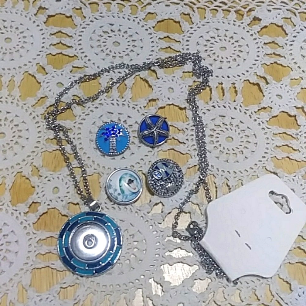 Snap Jewelry Necklace with 4 beach-themed buttons, new item